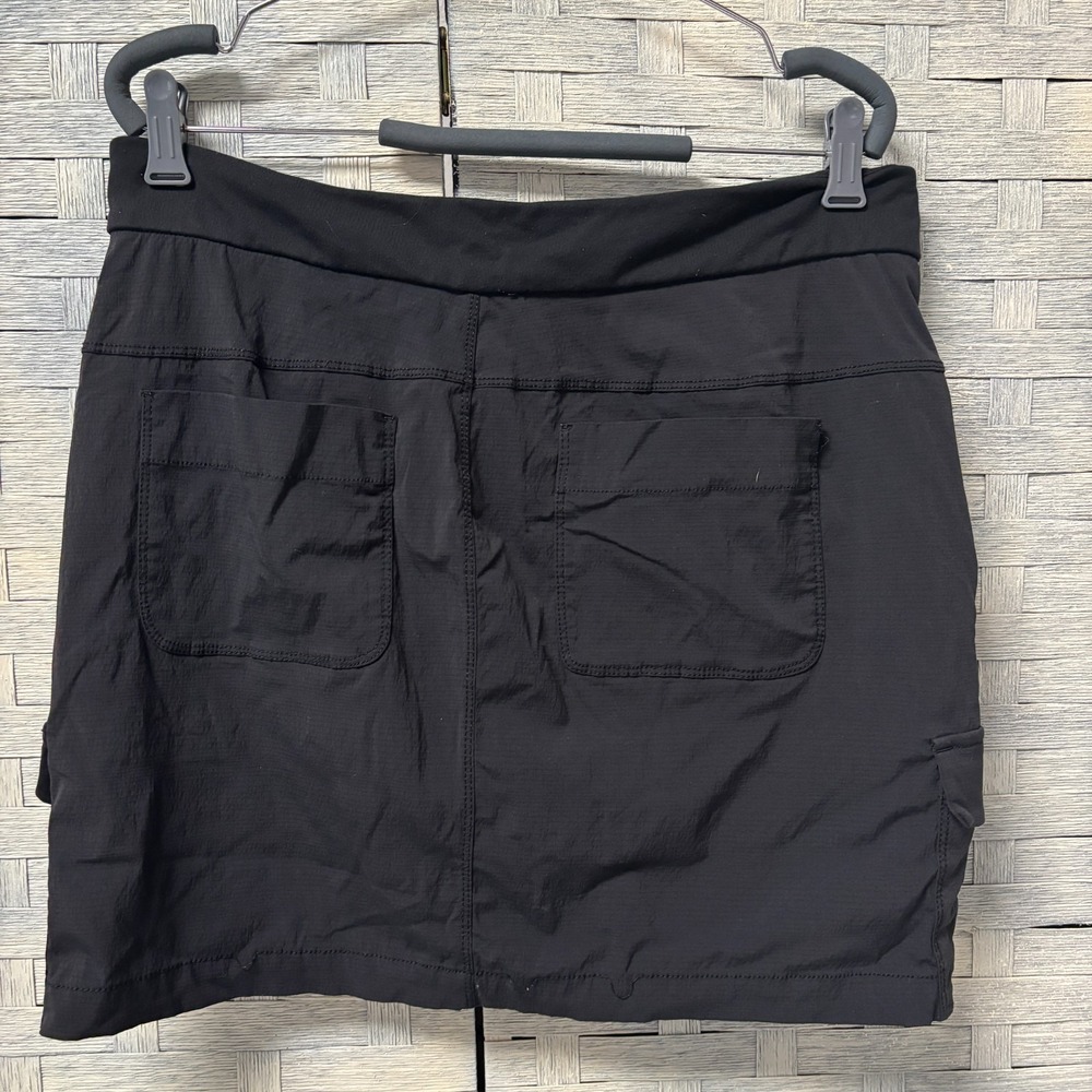Athleta Black Cargo Skirt with Built-in Shorts Active Athleisure Size Medium - Picture 3 of 8